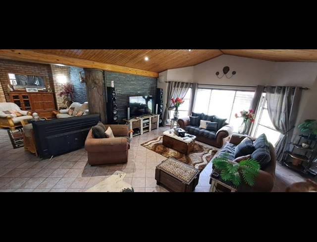 5 BEDROOM HOUSE FOR SALE IN GHOLFSIG